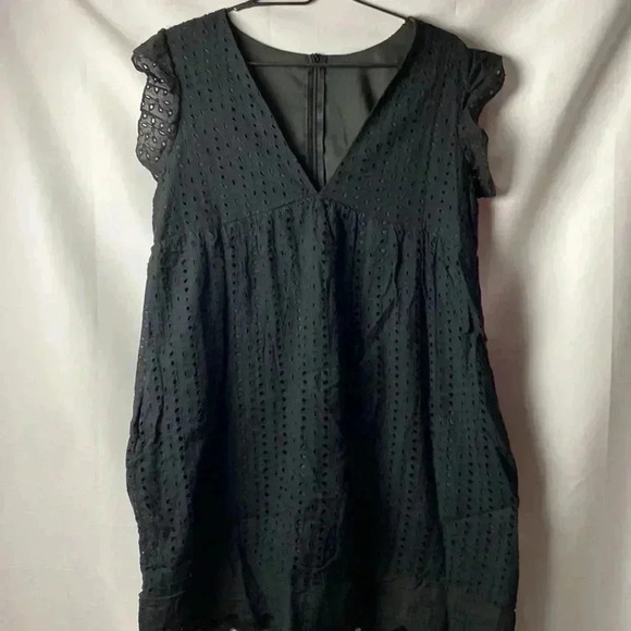 UNBRANDED WOMENS SIZE MEDIUM BLACK EYELET ROMPER DRESS BACK ZIPPER CLEAN - Picture 2 of 16